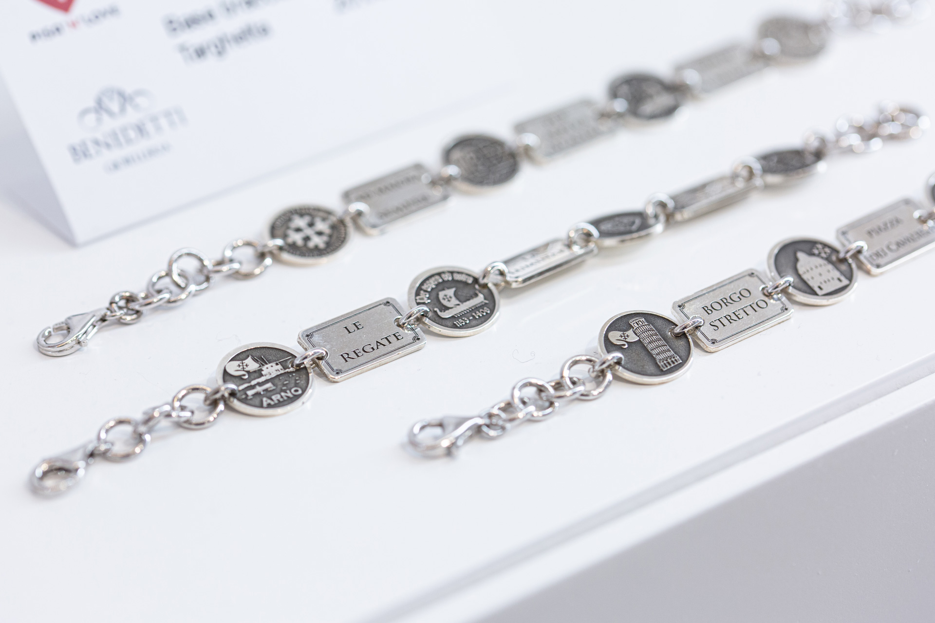 Vetrina Bracciali - Collezione PISA'N'LOVE | Gioielleria Artigianale Benedetti a Pisa